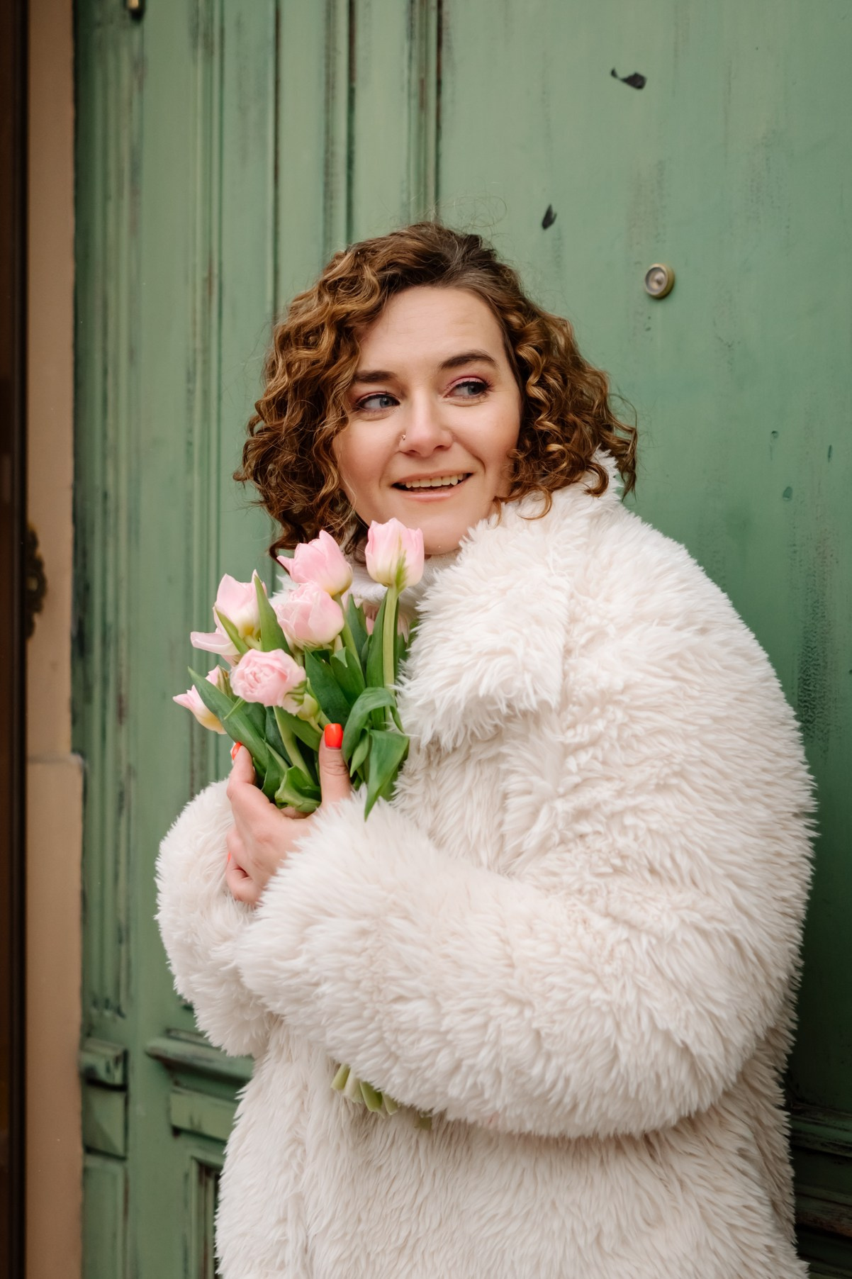 Юля с тюльпанами. Свадебный и сеейный фотограф в Санкт-Петербурге Елена Худякова