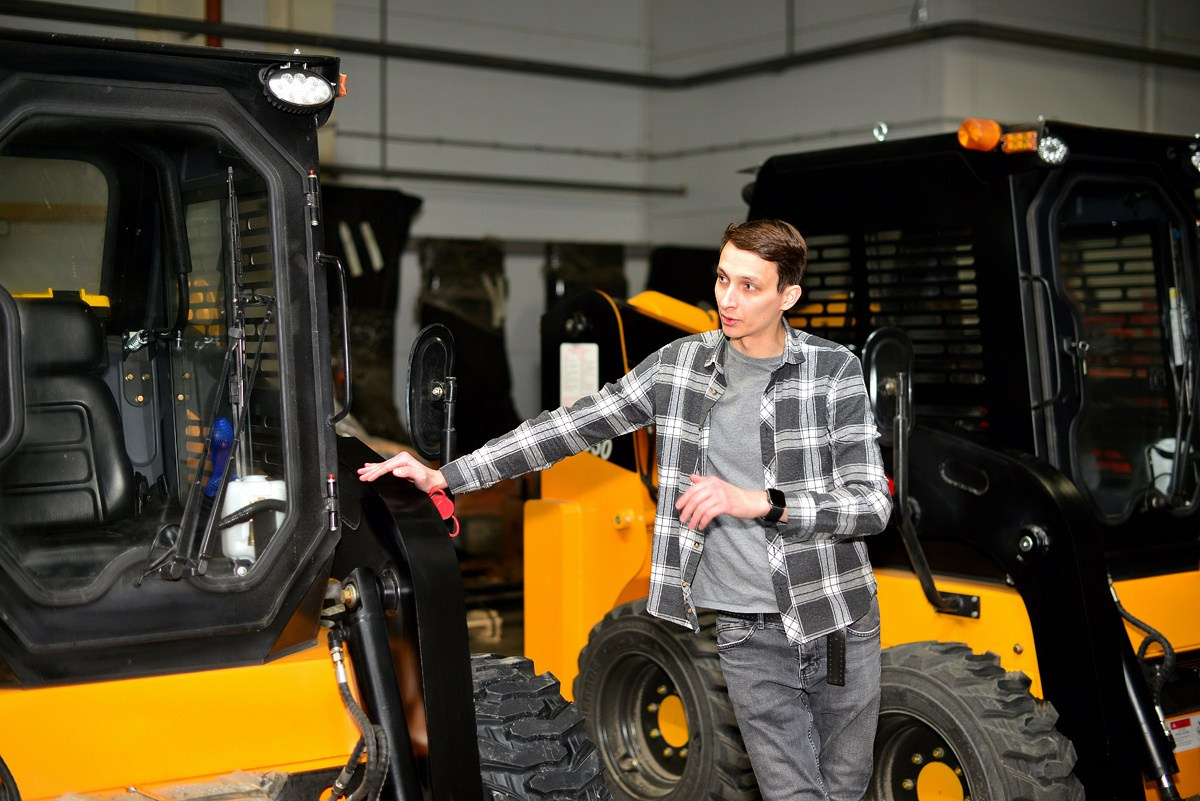 Центр технического обслуживания. Фотограф Сергей Сергеев