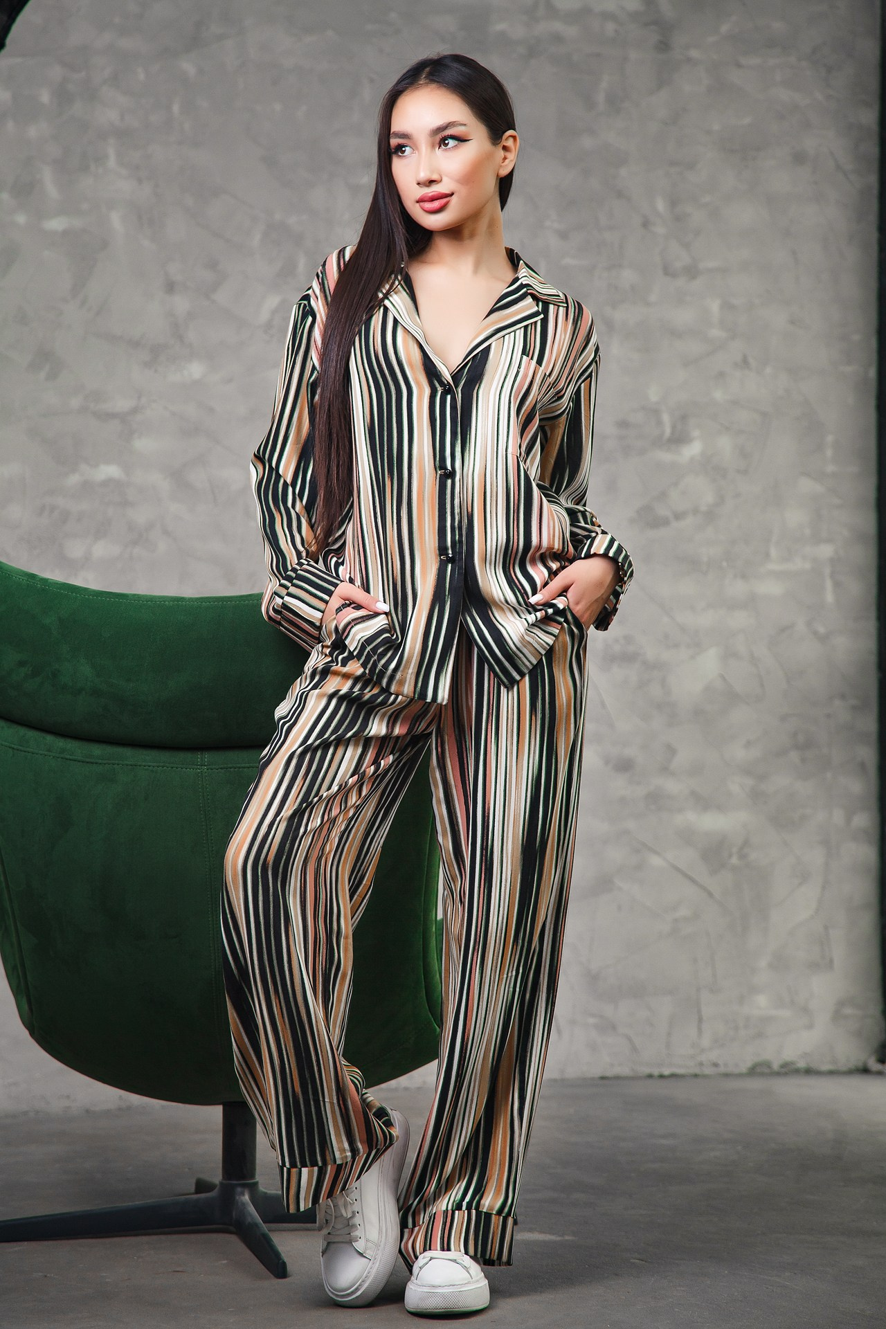 Реклама женской одежды. Натан Супервайзер по Продакшену