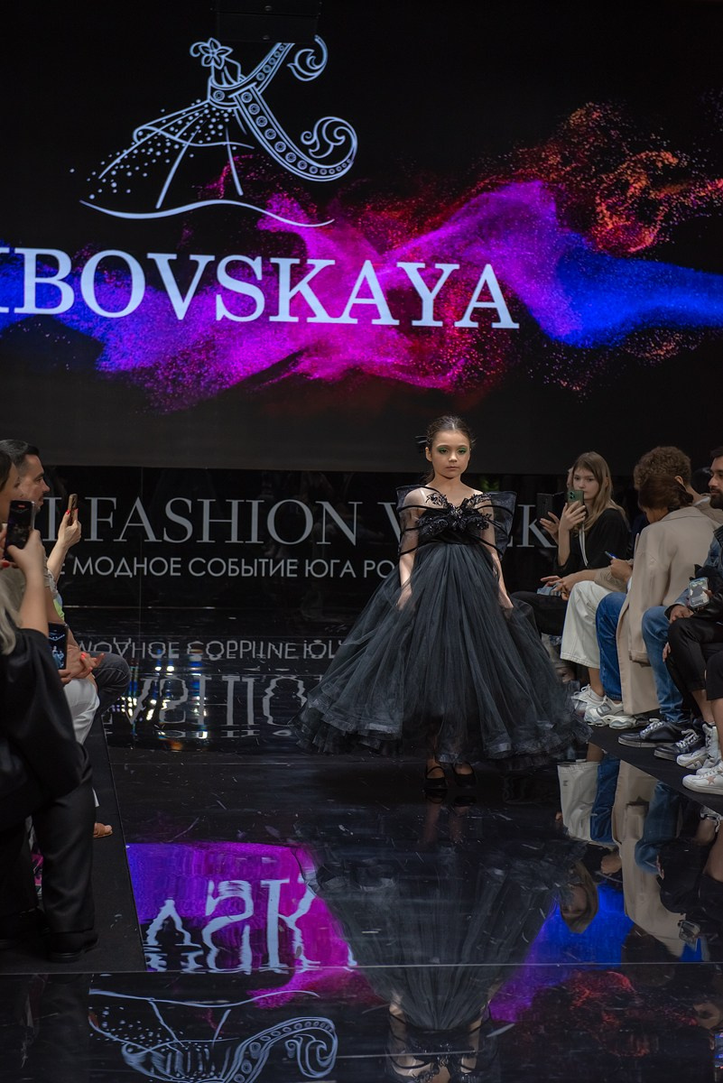 SochiFashionWeek2024 дизайнер Кибовская. Семейный и коммерческий фотограф в Сочи Александр Бодунов