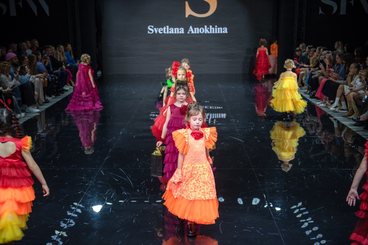 SochiFashionWeek2024 дизайнер Анохина Светлана. Семейный и коммерческий фотограф в Сочи Александр Бодунов