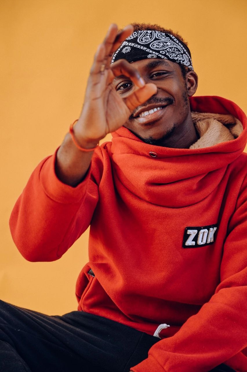 Асамоах Эммануэль, 165 см. KED Production — продакшн из СПб. Создаём фото, видео и контент, который помогает брендам и селлерам продавать больше