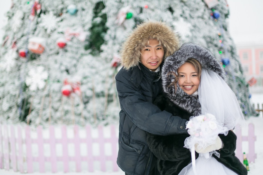 Зимнее свадебное фото. Фотограф Надежда Куин, Якутск