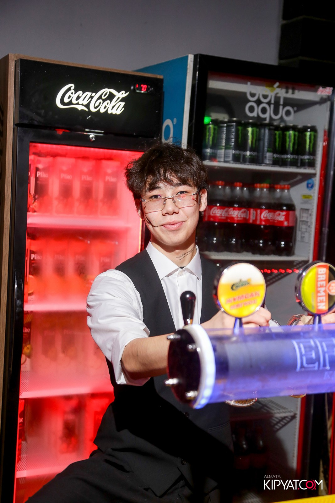 ARAGOSTA ДИСКО-БАР. КИПЯТКОМ АЛМАТЫ!