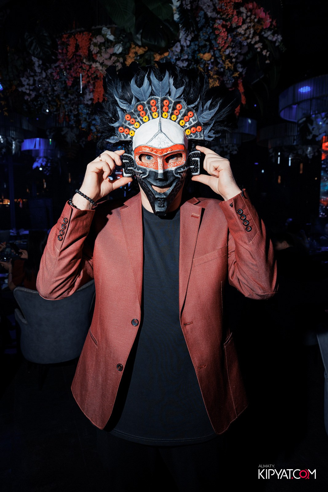 FRIENDS BAR & TERRACE. КИПЯТКОМ АЛМАТЫ!