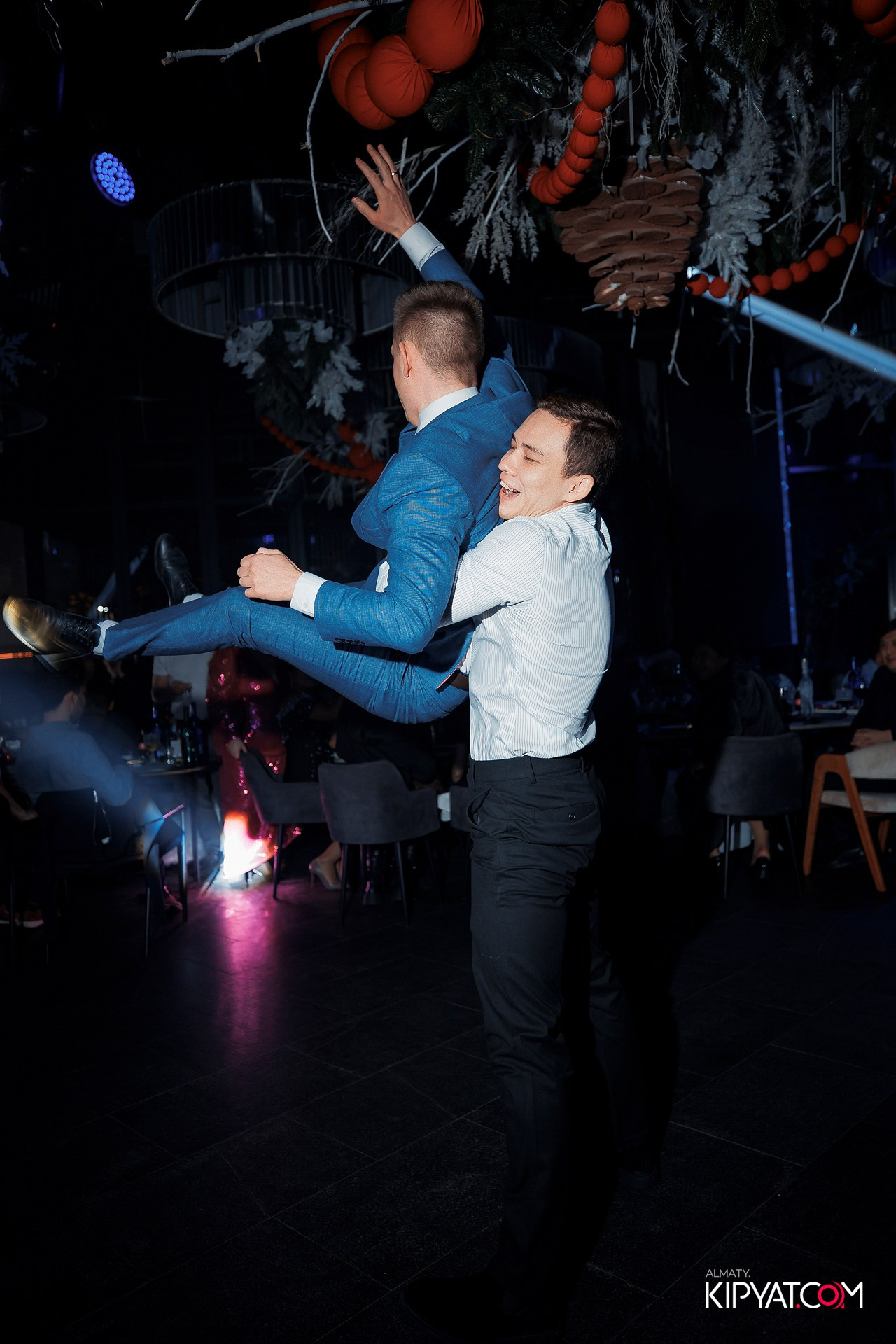 FRIENDS BAR & TERRACE. КИПЯТКОМ АЛМАТЫ! Фотосъемка мероприятий в Алматы