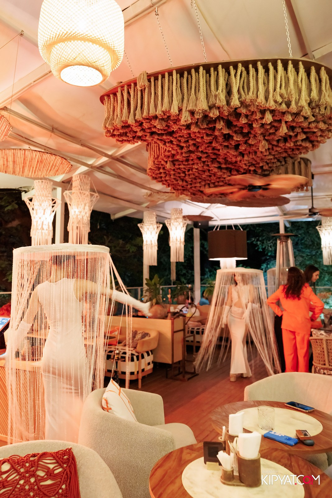 ŚANTI SUMMER TERRACE. КИПЯТКОМ АЛМАТЫ!