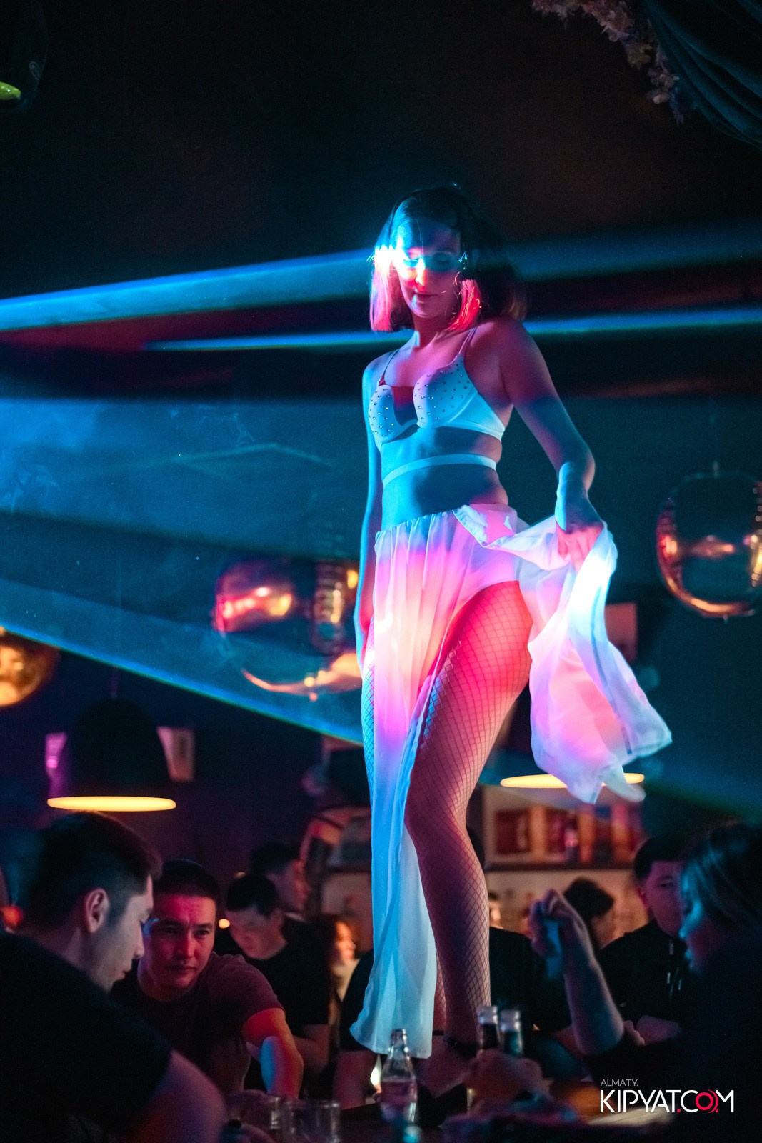 UYAT EMES BAR. КИПЯТКОМ АЛМАТЫ!