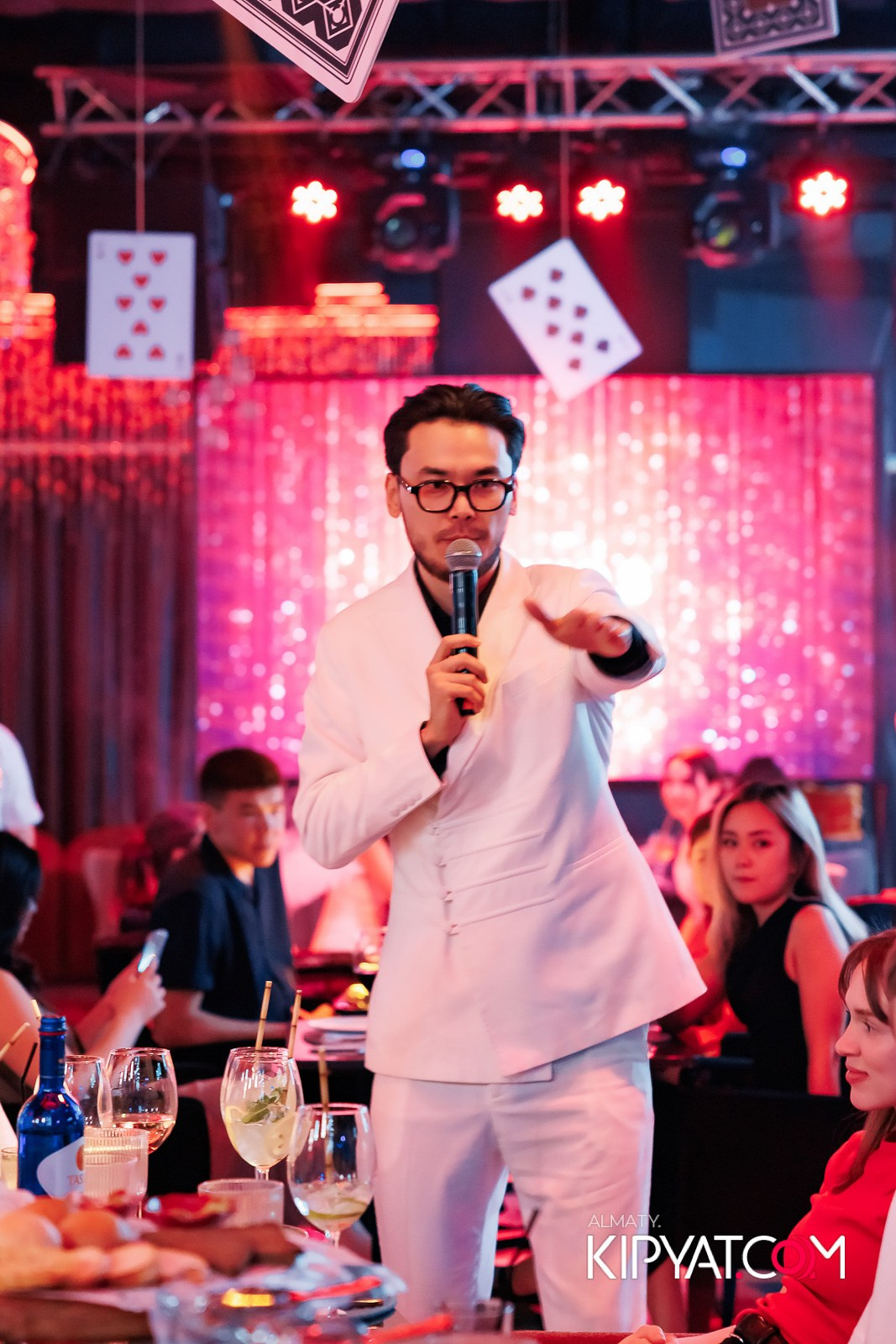 FRIENDS BAR & TERRACE. КИПЯТКОМ АЛМАТЫ!