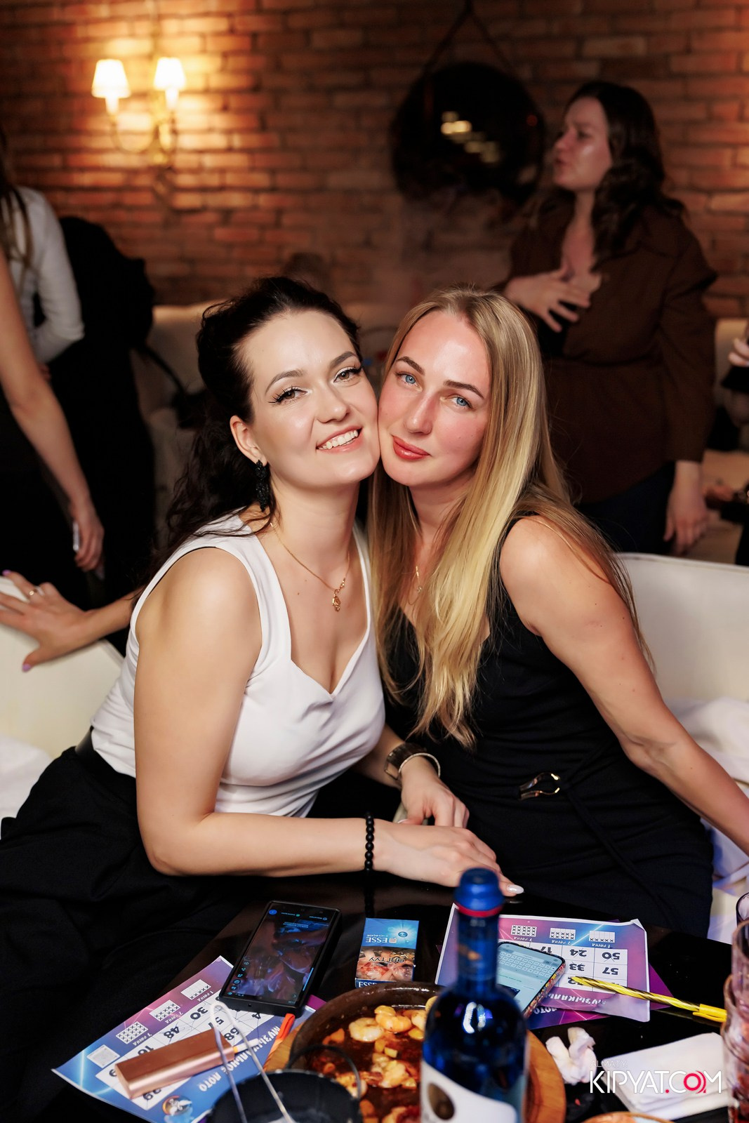 МУЗЫКАЛЬНОЕ ЛОТО В HIT RETRO. КИПЯТКОМ АЛМАТЫ! Фотосъемка мероприятий в Алматы