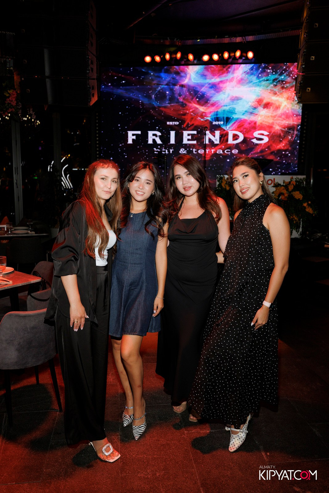 FRIENDS BAR & TERRACE. КИПЯТКОМ АЛМАТЫ! Фотосъемка мероприятий в Алматы