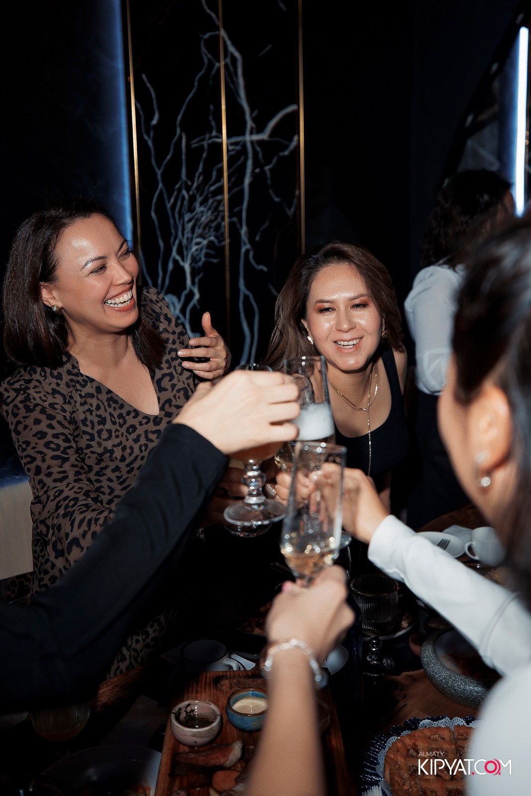 MOOD BAR & KARAOKE. КИПЯТКОМ АЛМАТЫ!