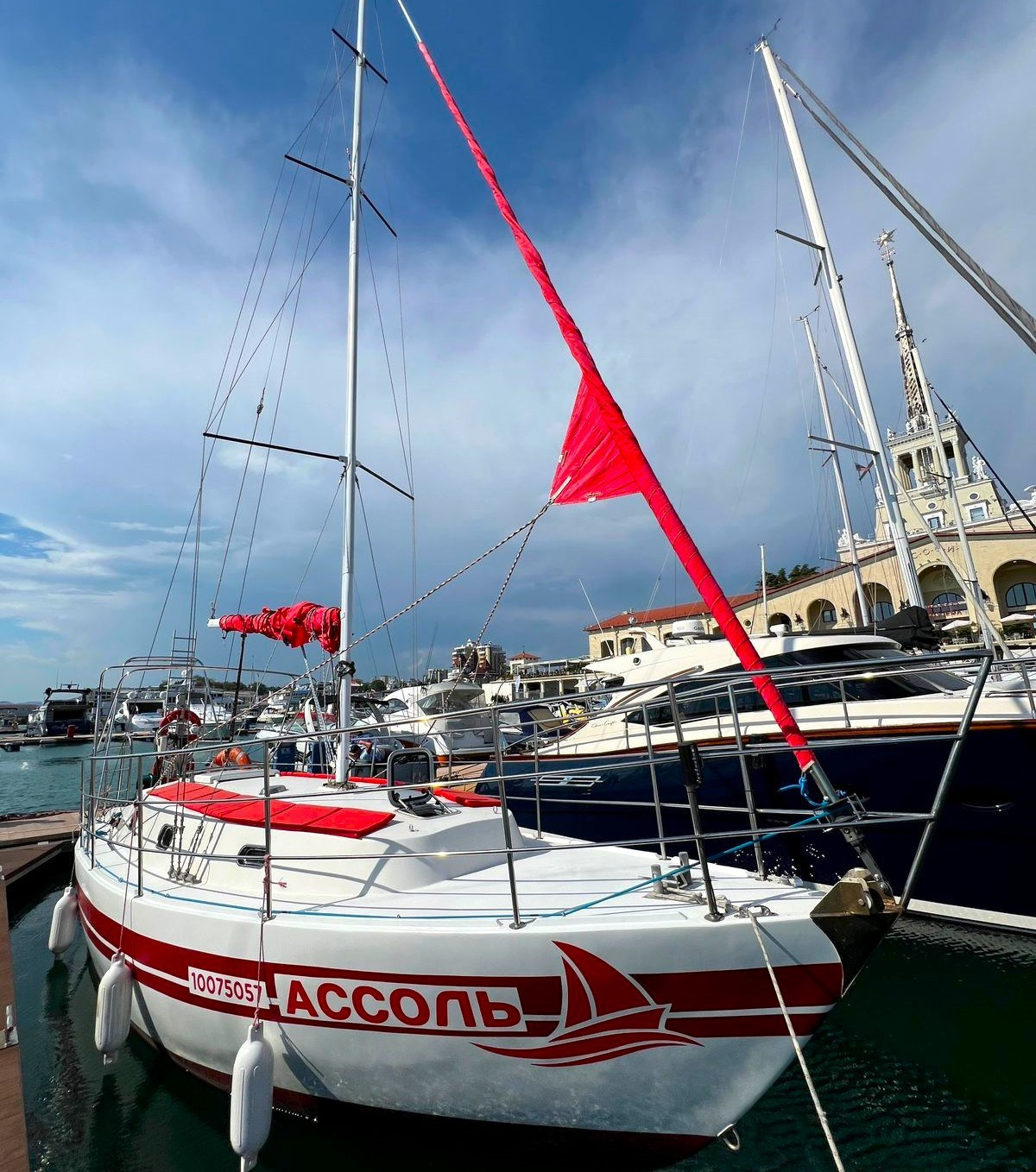 Парусная яхта Ассоль Аренда Яхты в Сочи Яхтанаморе YACHTNAMORE YACHTANAMORE