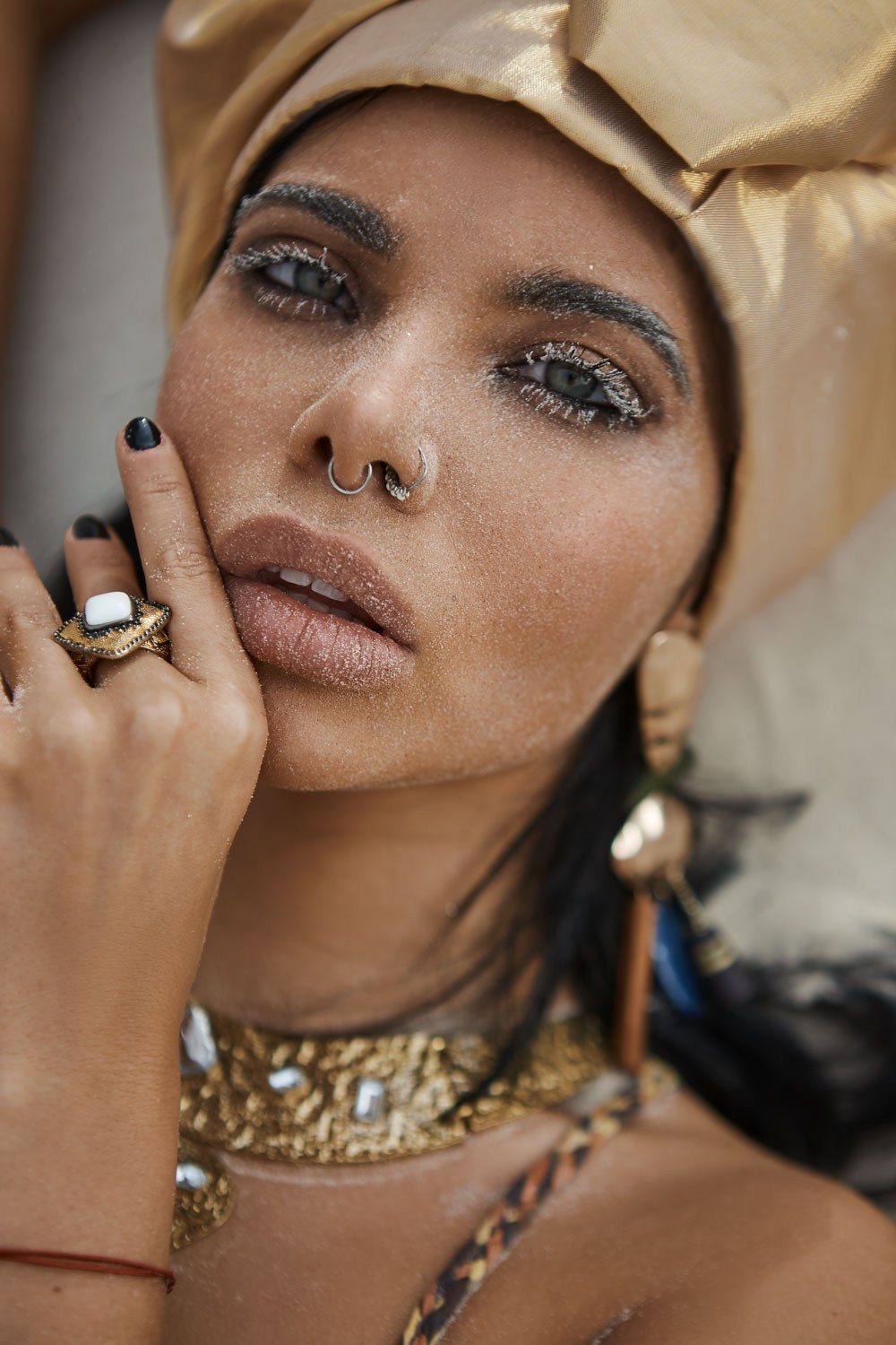 Модельная съемка в пустыне. Главная