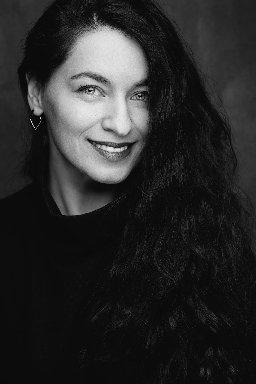 U-ray: Художественный чёрно-белый портрет. U-ray