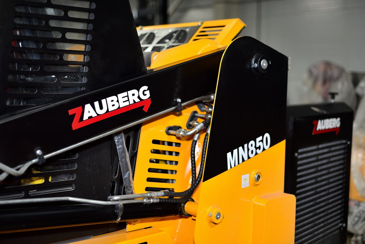 Центр технического обслуживания. Фотограф Сергей Сергеев