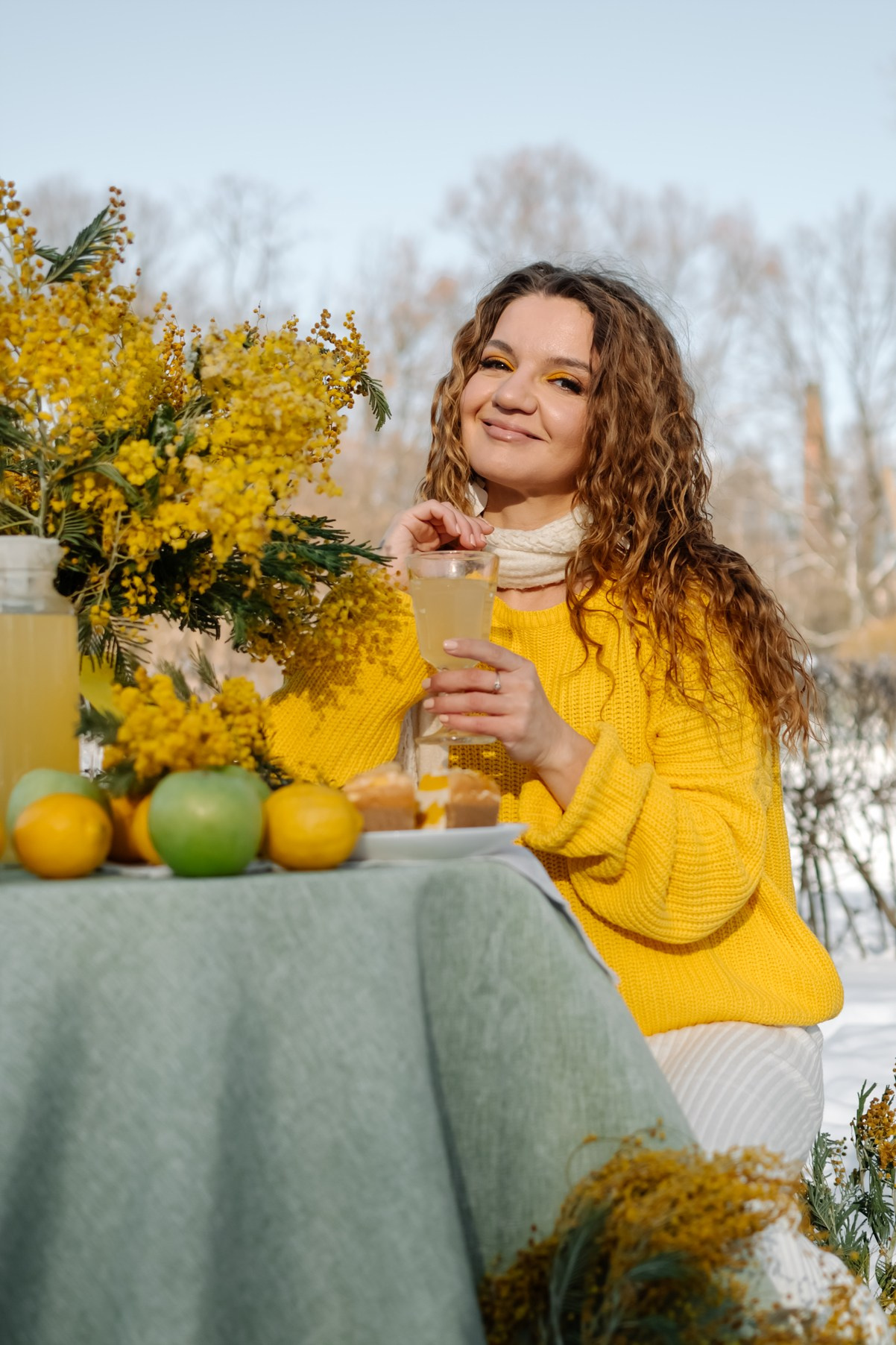 Ева с мимозой. Свадебный и сеейный фотограф в Санкт-Петербурге Елена Худякова