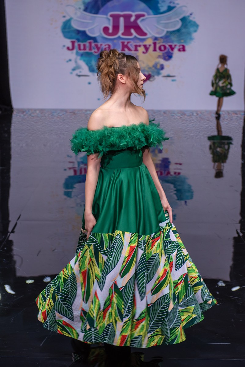 SochiFashionWeek2024 дизайнер Юлия Крылова. Семейный и коммерческий фотограф в Сочи Александр Бодунов