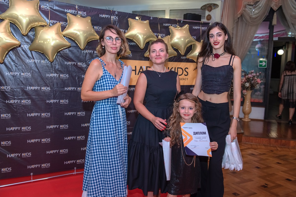 HAPPYkids дефиле санаторий Октябрьский. Семейный и коммерческий фотограф в Сочи Александр Бодунов