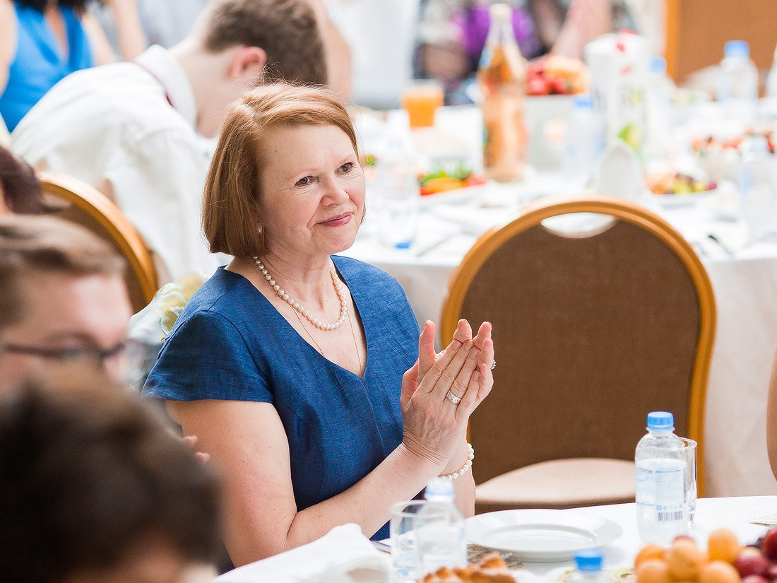 Выпускной в гимназии «Василиада». Репортажный фотограф Борис Геер