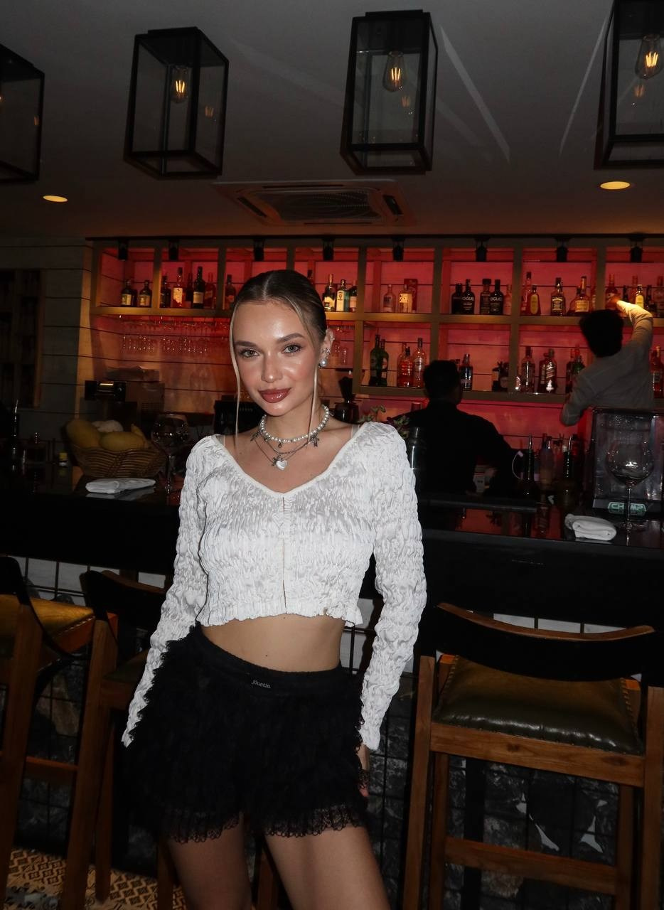 Виктория Н Размер ХS, Рост 165, Параметры 85/62/88. LUNAPRO Дом стильных, сборных и индивидуальных съемок для брендов