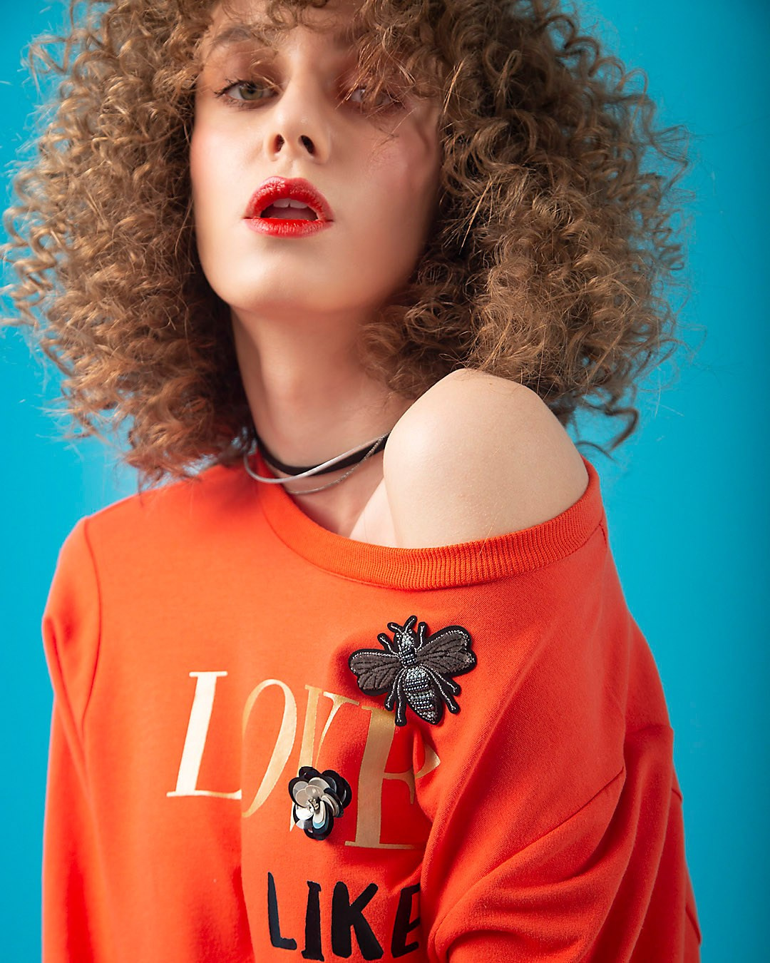 Имиджевая фэшн съемка одежды: кампейн, лукбук, эдиториал, Новосибирск. Съемка фото и видео для маркетплейсов Вайлдберриз, Озон в Новосибирске