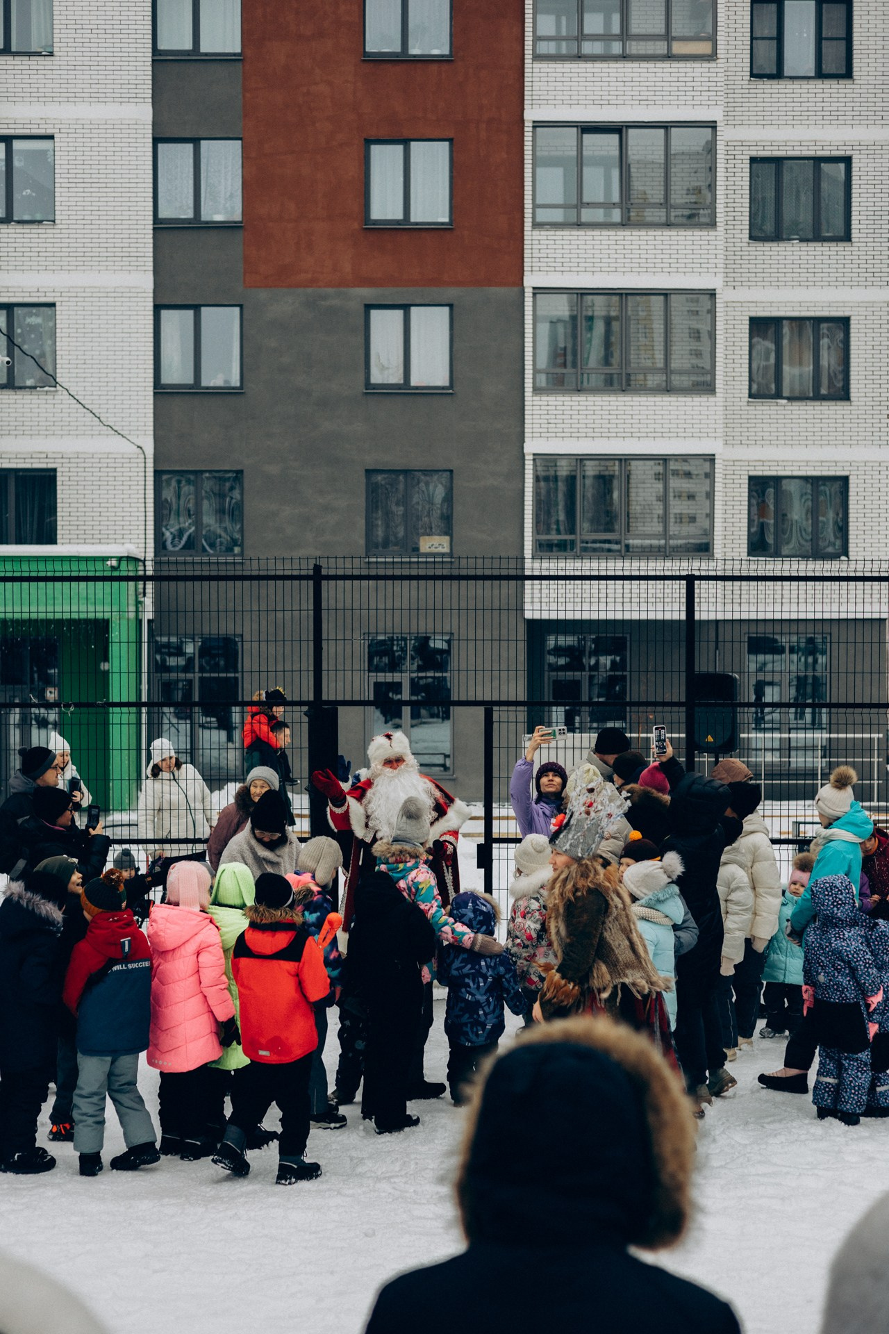 Репортажная съемка про Новогодний праздник для детей. Семейный фотограф в Ижевске Даша Денисова