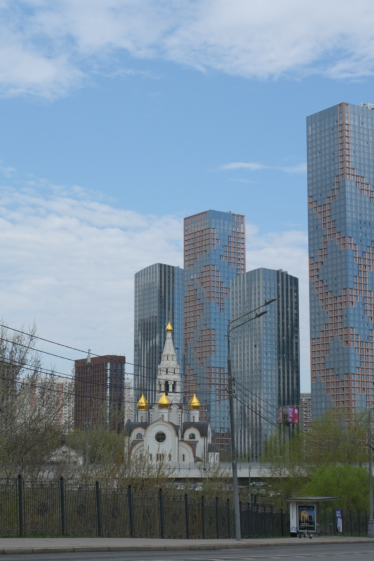 Улица, люди, жизнь…