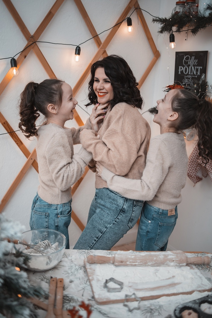 Студийная новогодняя фотосессия. Семейный, индивидуальный фотограф в Москве Ангели Марина