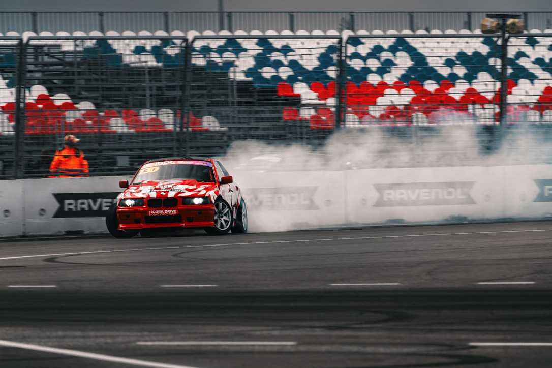 Портфолио фотографа в Санкт-Петербурге | Портреты, концерты, реклама, автоспорт, событийная и предметная съемка