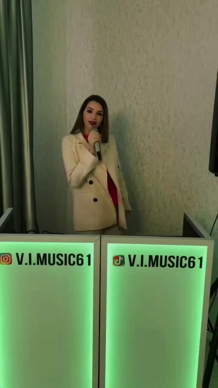 Музыкальное соправождение. Организатор праздников. Ведущая Марина Гребенникова