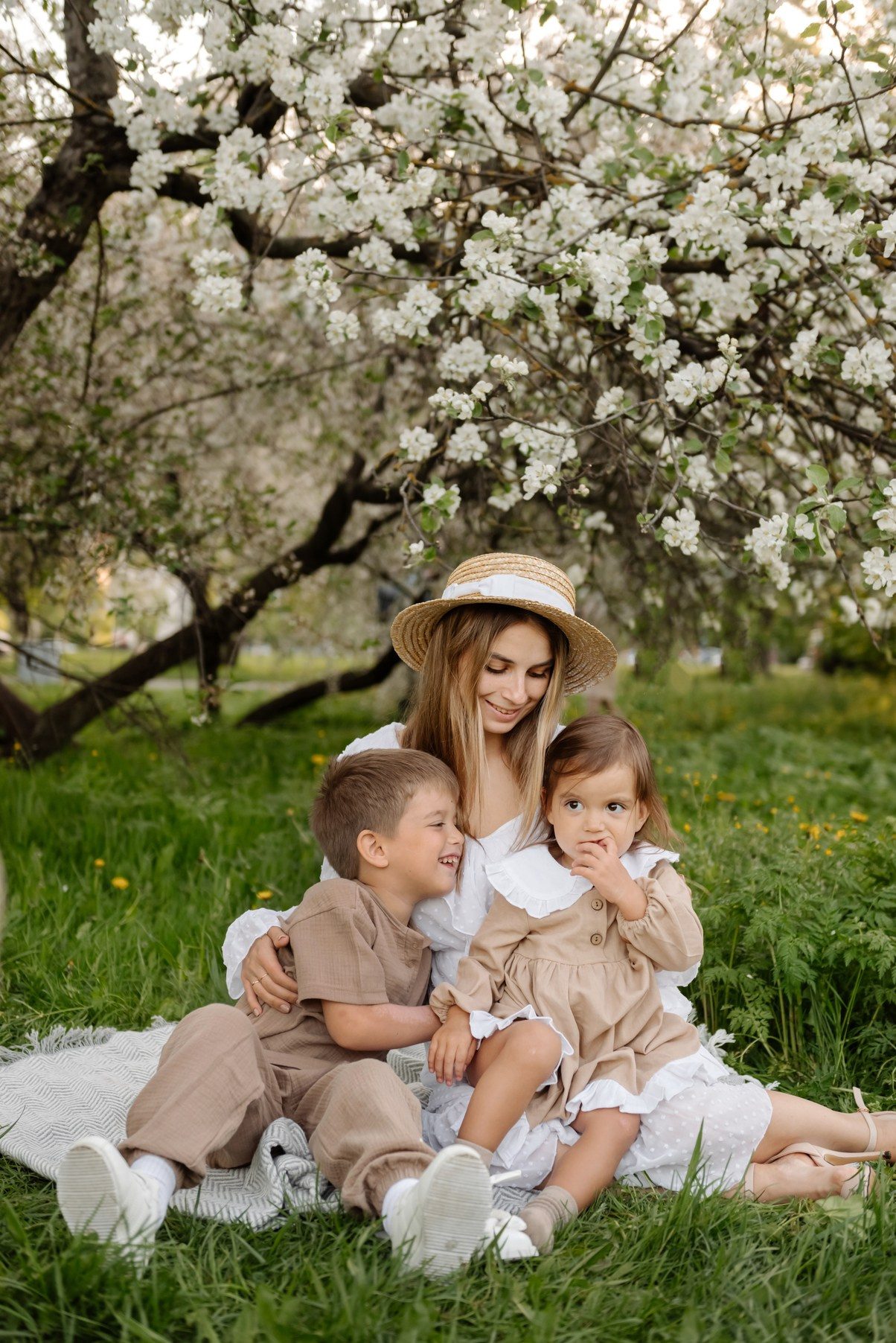 Яблоневое цветение. Свадебный и сеейный фотограф в Санкт-Петербурге Елена Худякова