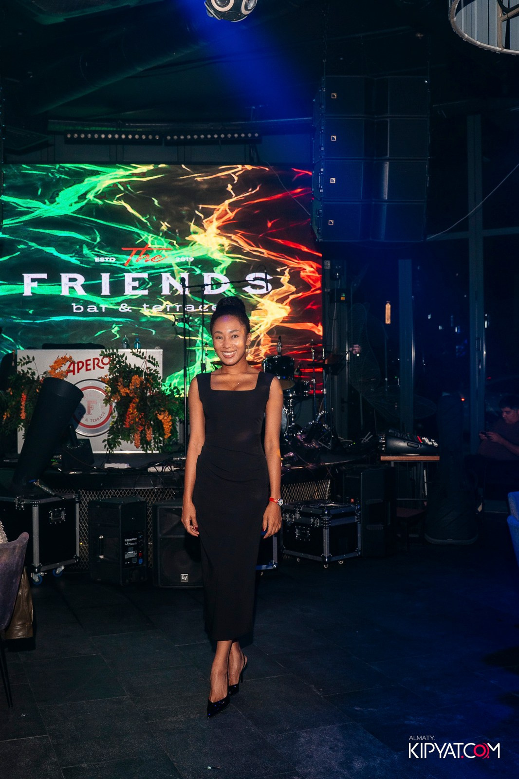 FRIENDS BAR & TERRACE. КИПЯТКОМ АЛМАТЫ!