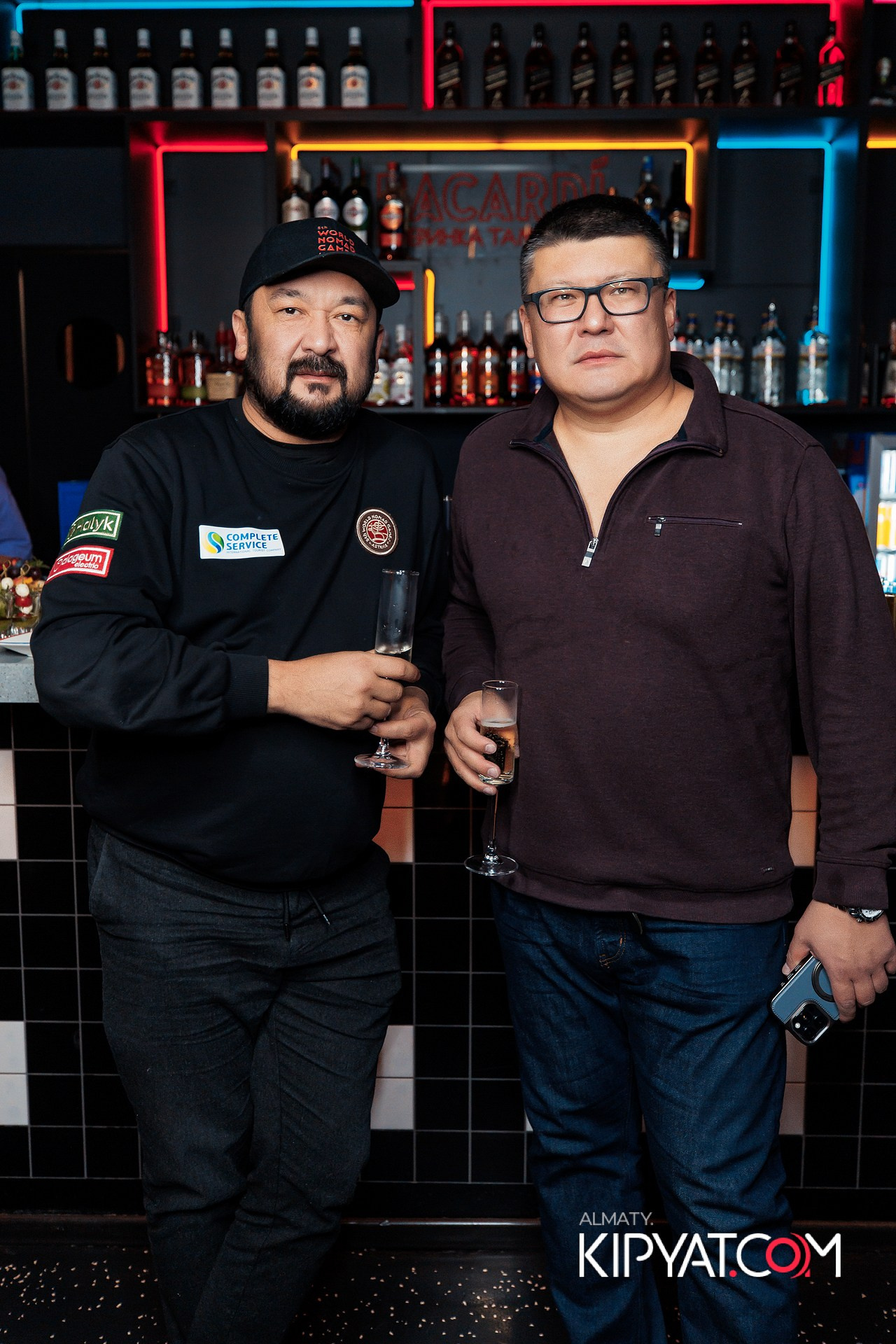 ПРЕЗЕНТАЦИЯ КНИГИ ВИКТОРА ЕЛИСЕЕВА. КИПЯТКОМ АЛМАТЫ!