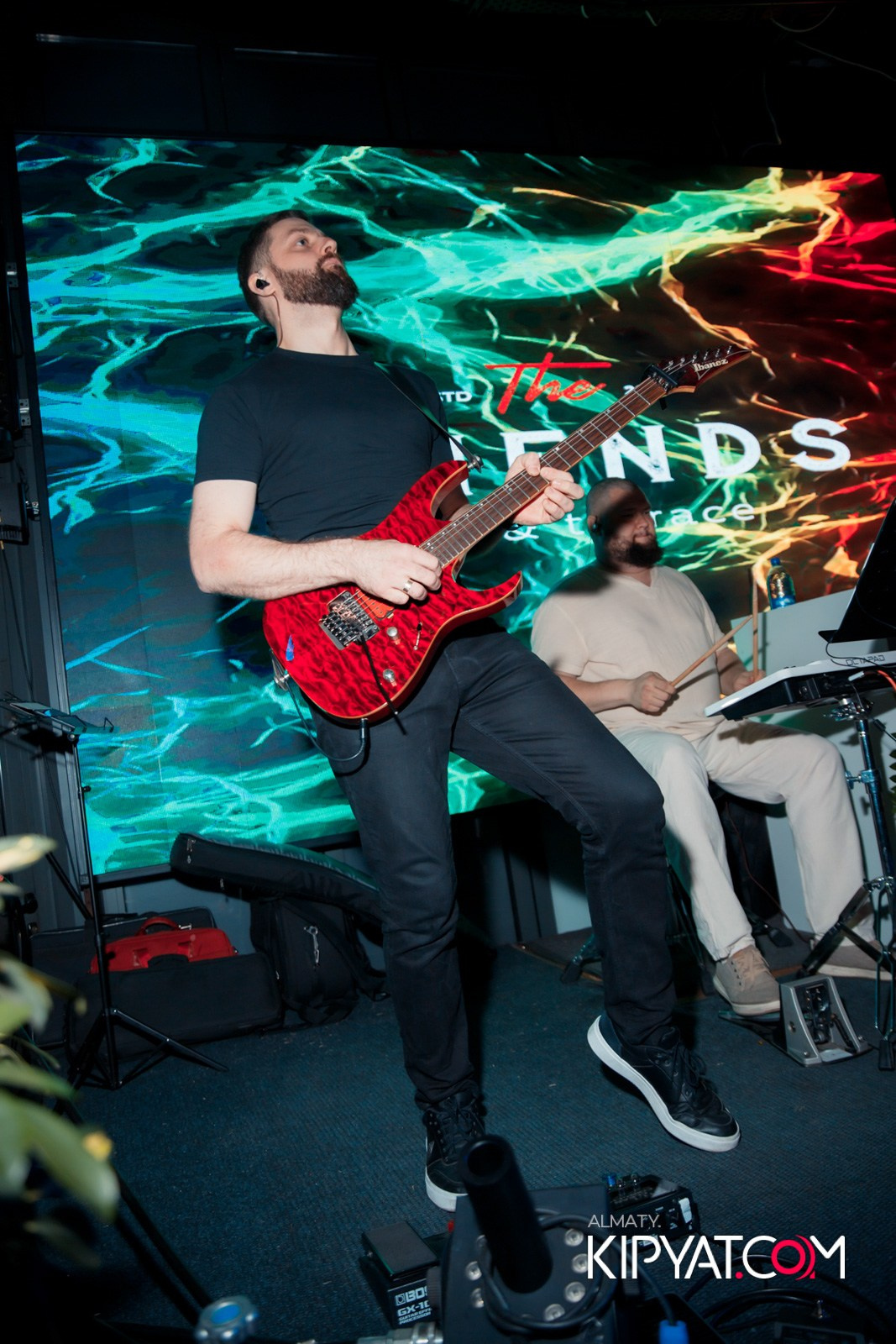 FRIENDS BAR & TERRACE. КИПЯТКОМ АЛМАТЫ!