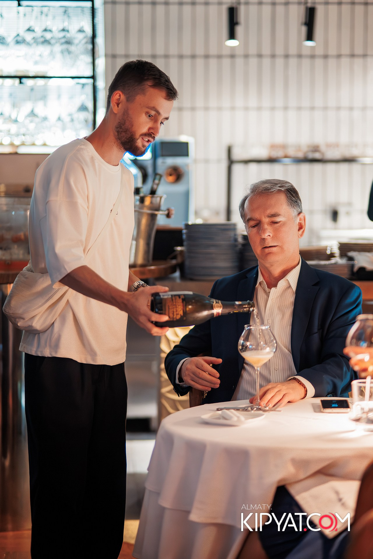 ЭКСКЛЮЗИВНЫЙ ГАСТРОНОМИЧЕСКИЙ УЖИН В 4 РУКИ В СОПРОВОЖДЕНИИ ВИН АБРАУ-ДЮРСО. КИПЯТКОМ АЛМАТЫ!
