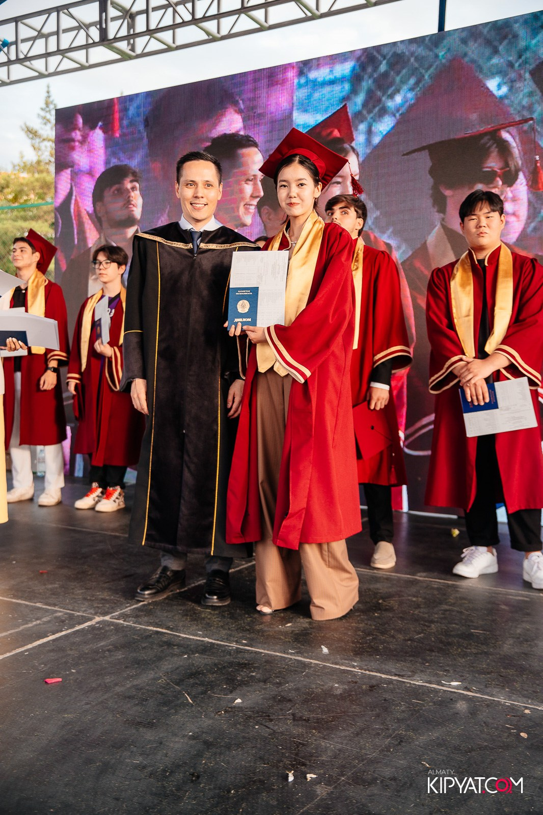 ВРУЧЕНИЕ ДИПЛОМОВ — НАРХОЗ КОЛЛЕДЖ. Part 4. КИПЯТКОМ АЛМАТЫ!