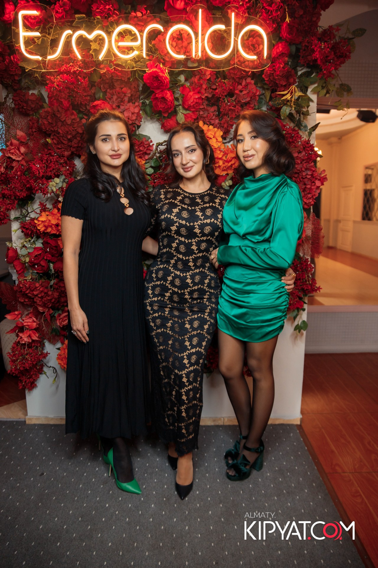 ДЕНЬ РОЖДЕНИЯ КАФЕ ЭСМИРАЛЬДА. КИПЯТКОМ АЛМАТЫ!