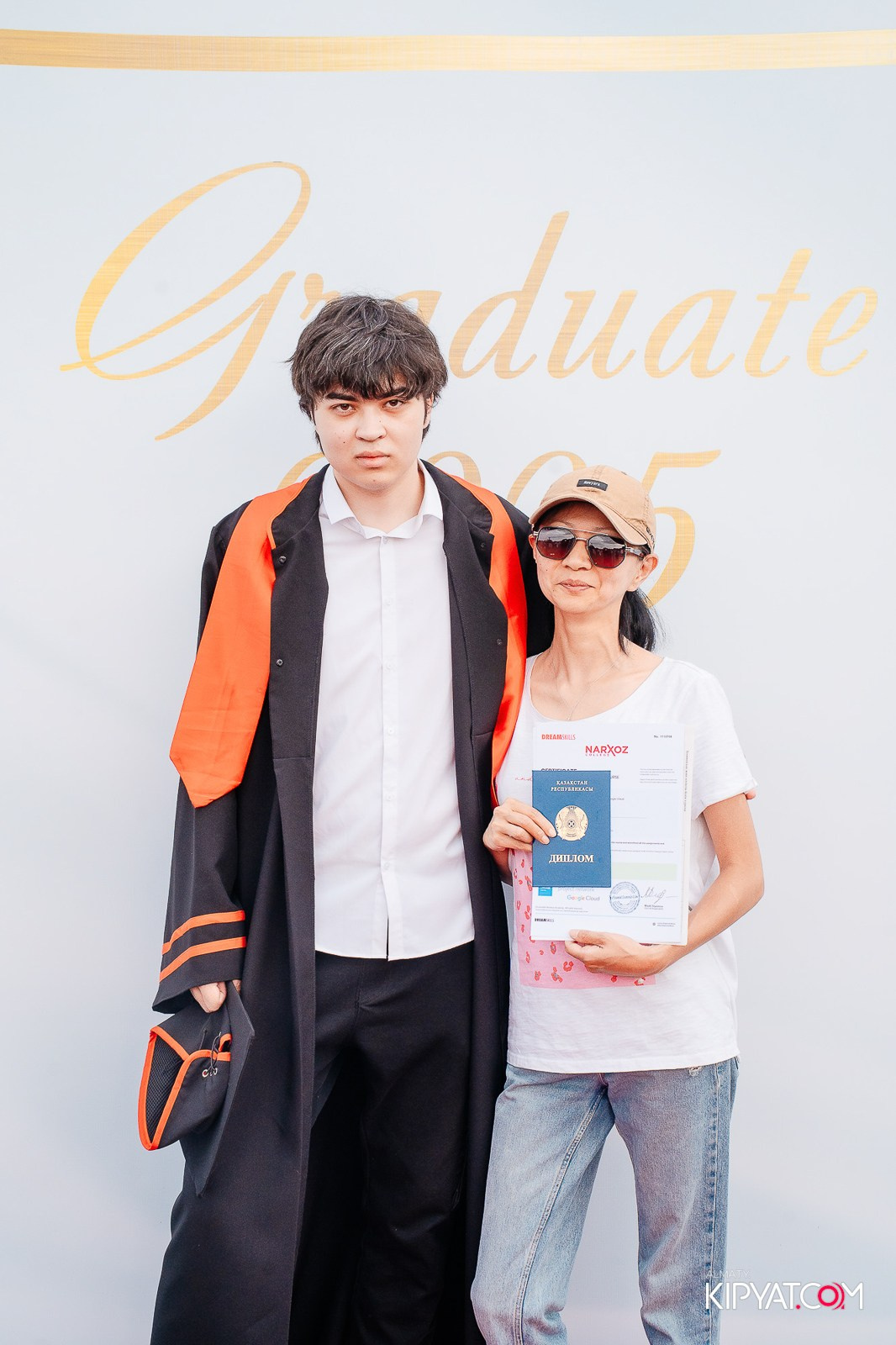 ВРУЧЕНИЕ ДИПЛОМОВ — НАРХОЗ КОЛЛЕДЖ. Part 1. КИПЯТКОМ АЛМАТЫ!