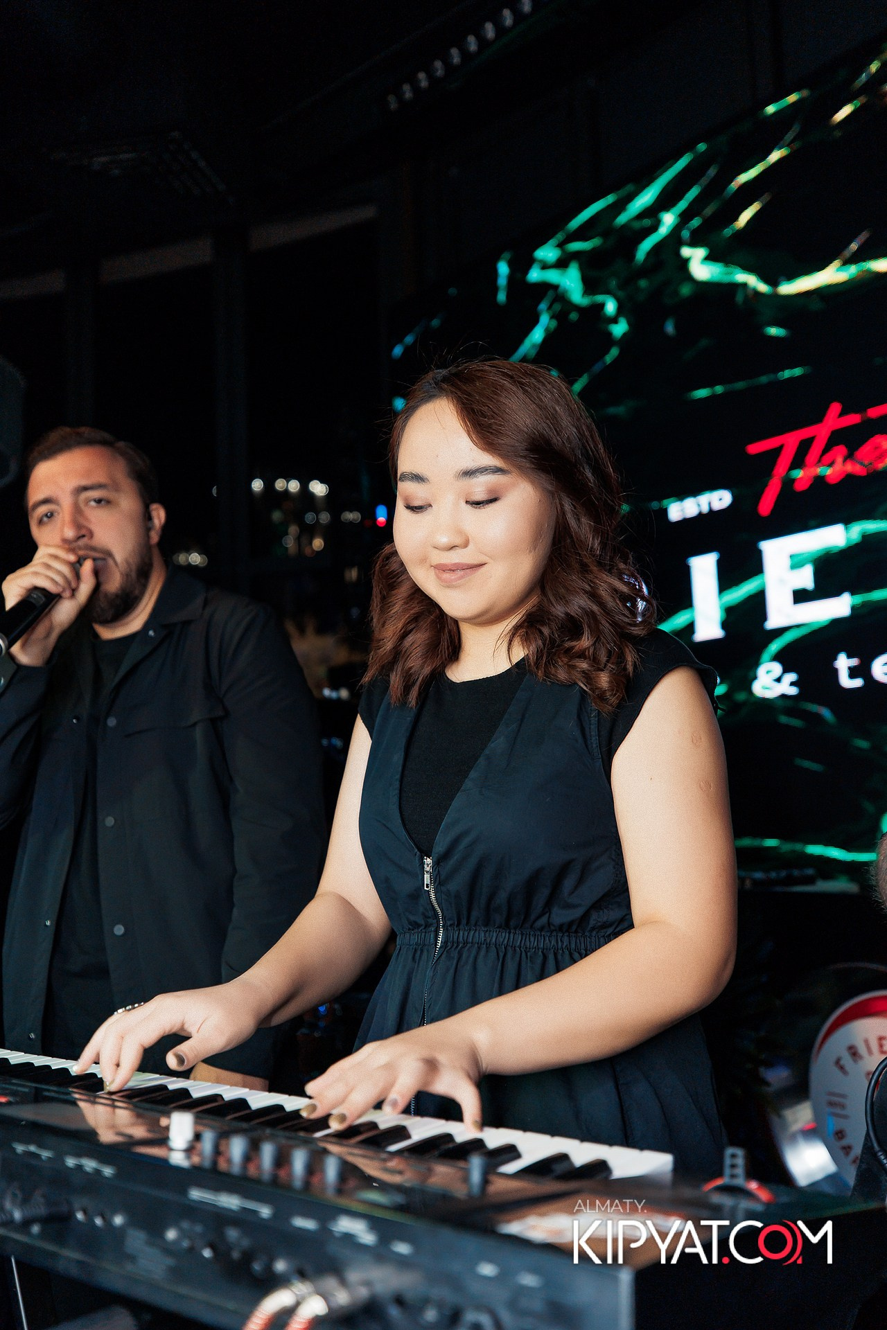 Friends bar & terrace. КИПЯТКОМ АЛМАТЫ! Фотосъемка мероприятий в Алматы