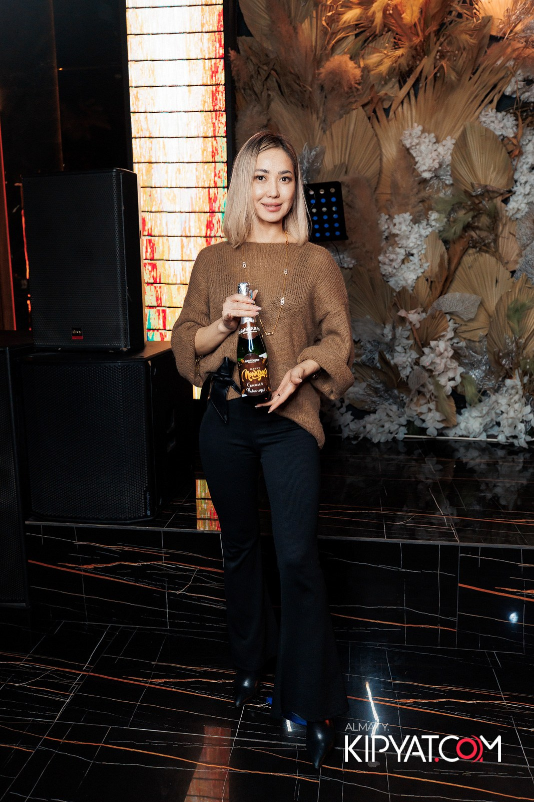 БАР ПАНАЕХАЛИ НА ДОСТЫК. КИПЯТКОМ АЛМАТЫ!