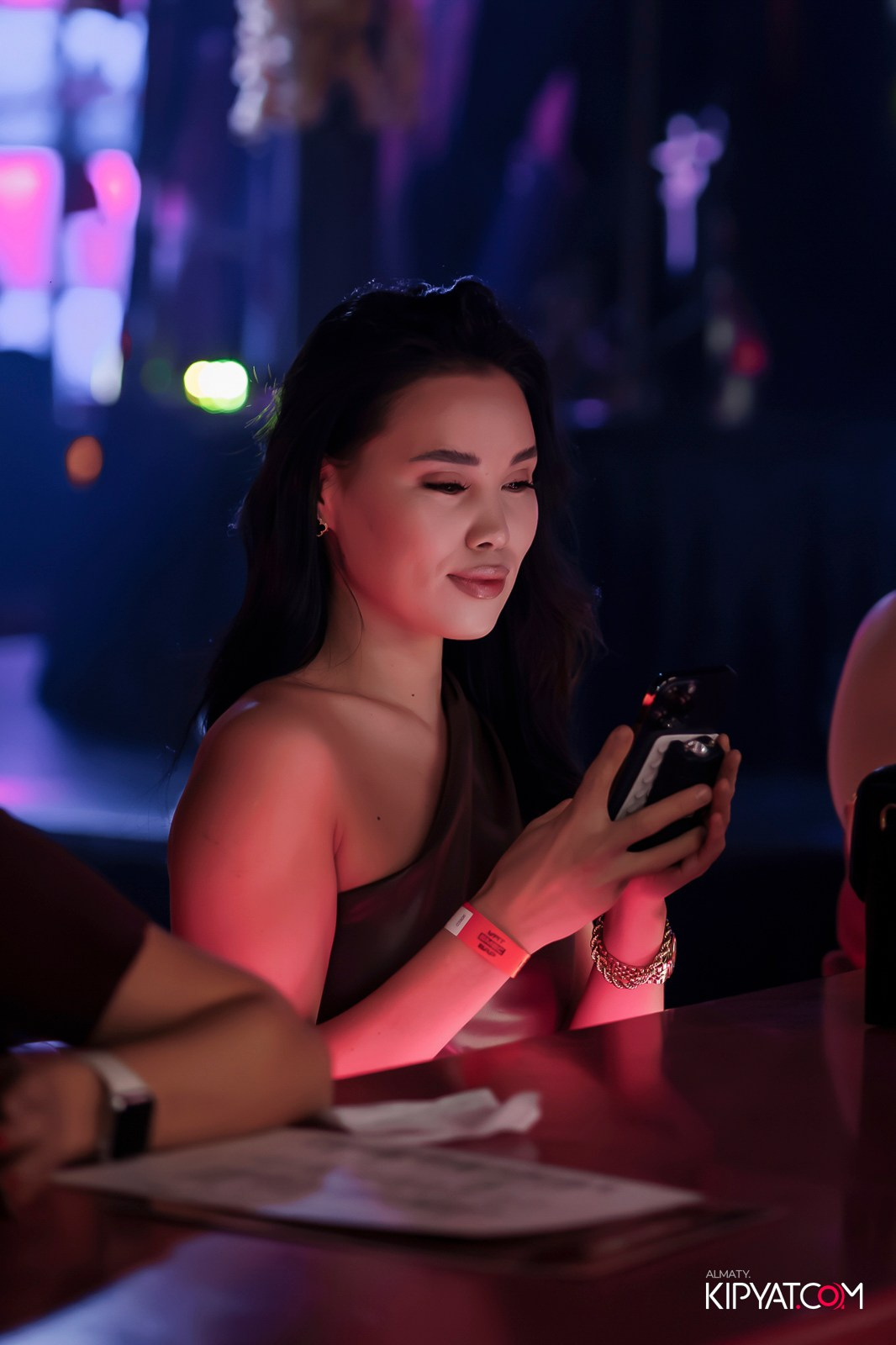 UYAT EMES BAR. КИПЯТКОМ АЛМАТЫ! Фотосъемка мероприятий в Алматы