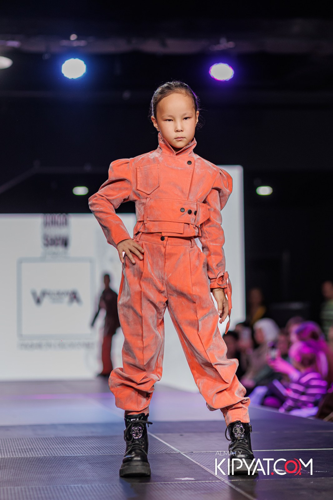 JUNIOR MODELS SHOW В РАМКАХ БЛАГОТВОРИТЕЛЬНОГО ПРОЕКТА МОДА ЗА СЧАСТЬЕ ДЕТЕЙ. КИПЯТКОМ АЛМАТЫ!
