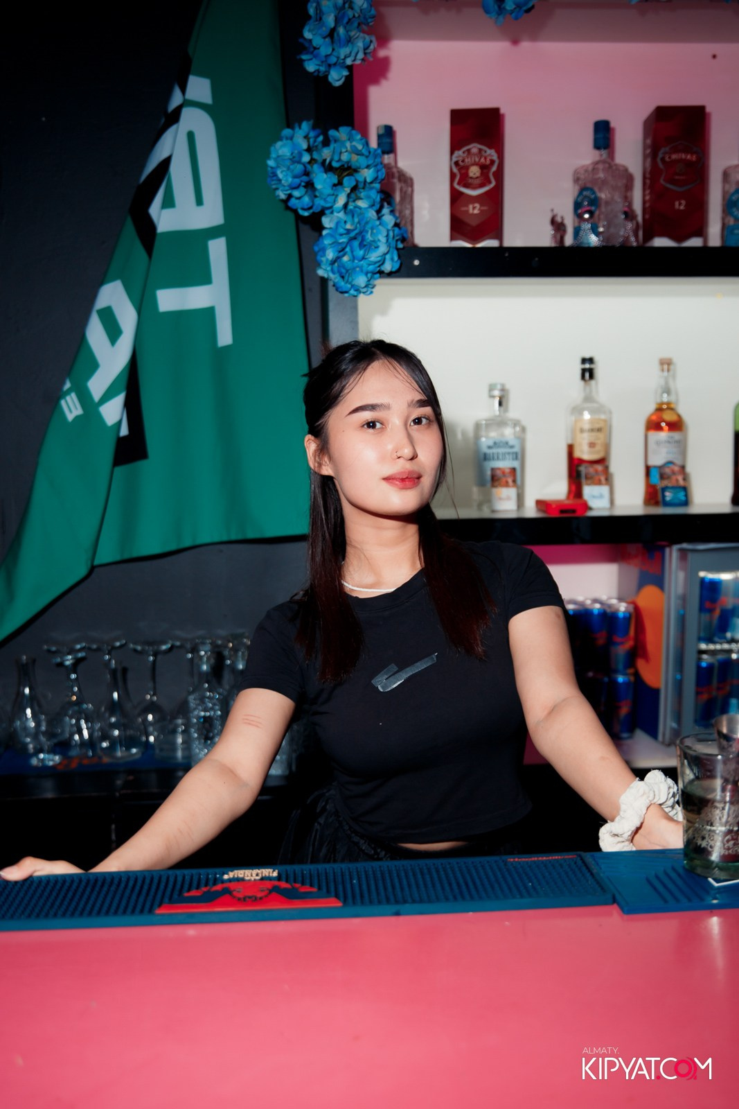 UYAT EMES BAR. КИПЯТКОМ АЛМАТЫ!