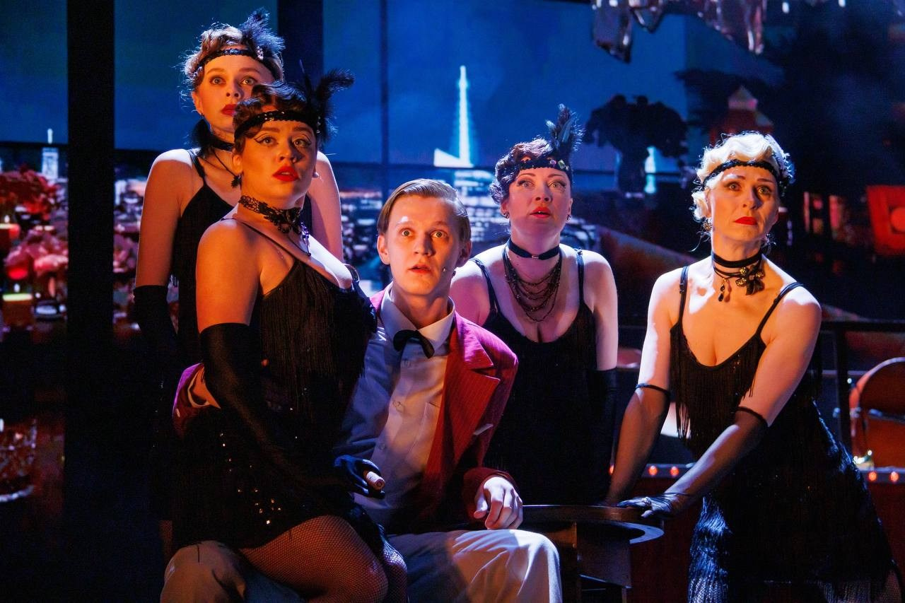 В ДЖАЗЕ ТОЛЬКО ДЕВУШКИ