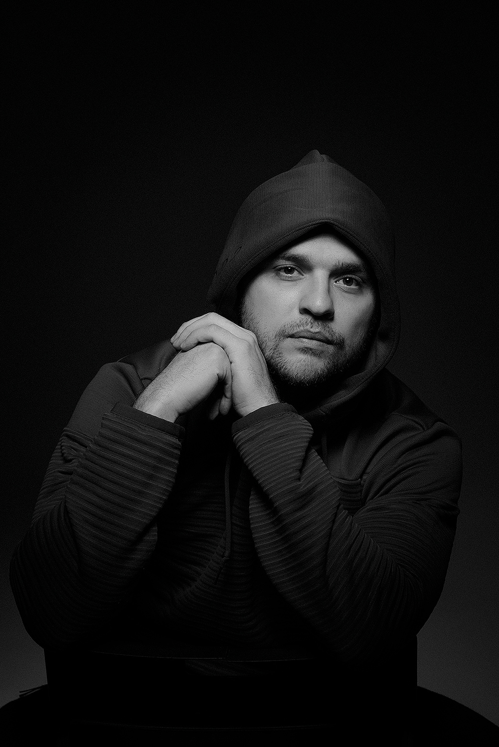 Михаил черно-белая съемка. Фотограф Ростов-на-Дону Белла Керимова