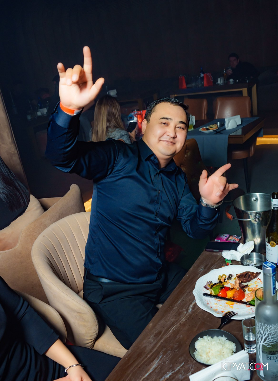 LAUREATE KARAOKE HALL. КИПЯТКОМ АЛМАТЫ!