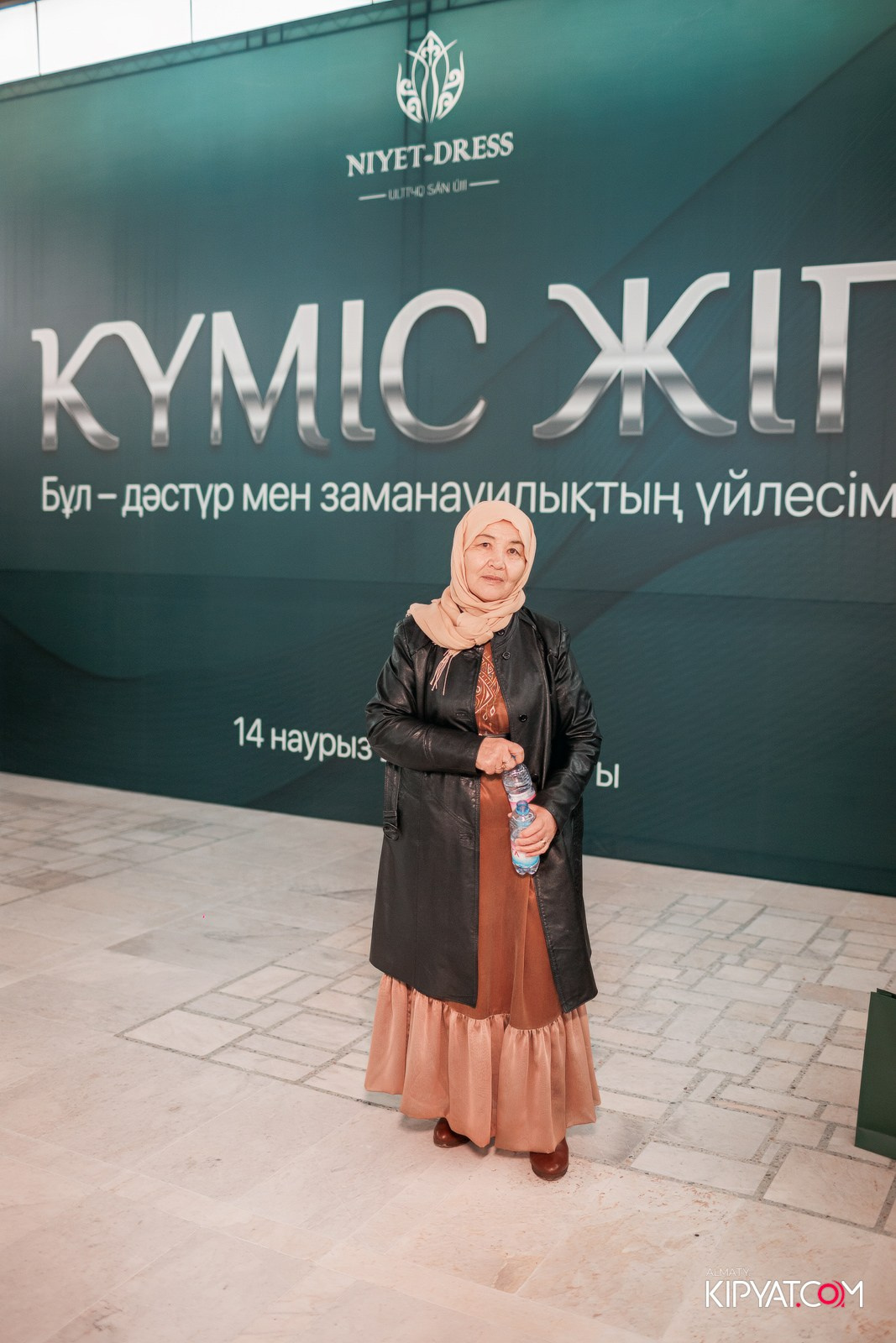 FASHION ПОКАЗ, КАЗАХСКОЙ НАЦИОНАЛЬНОЙ ОДЕЖДЫ. КИПЯТКОМ АЛМАТЫ!