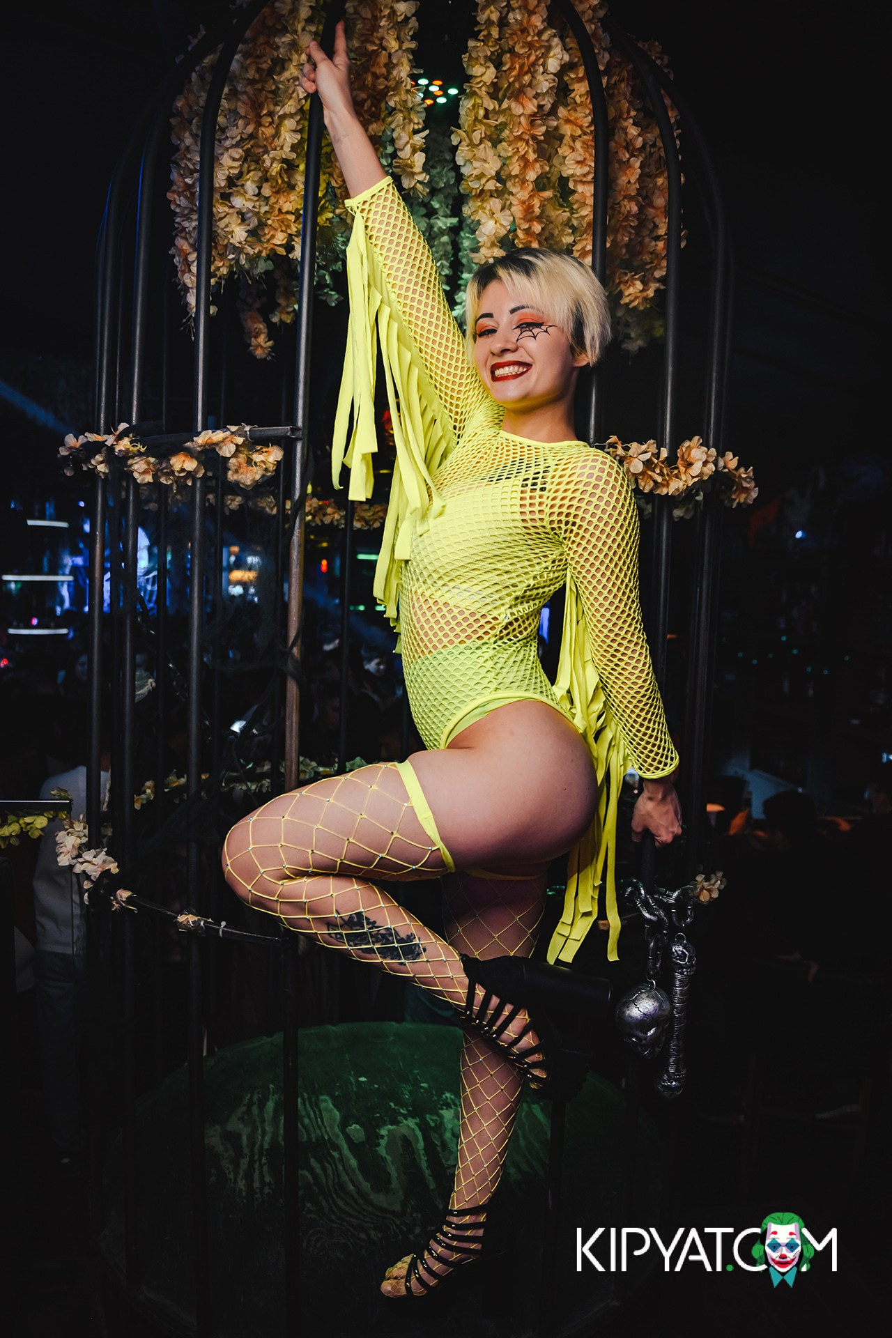 UYAT EMES BAR. КИПЯТКОМ АЛМАТЫ!