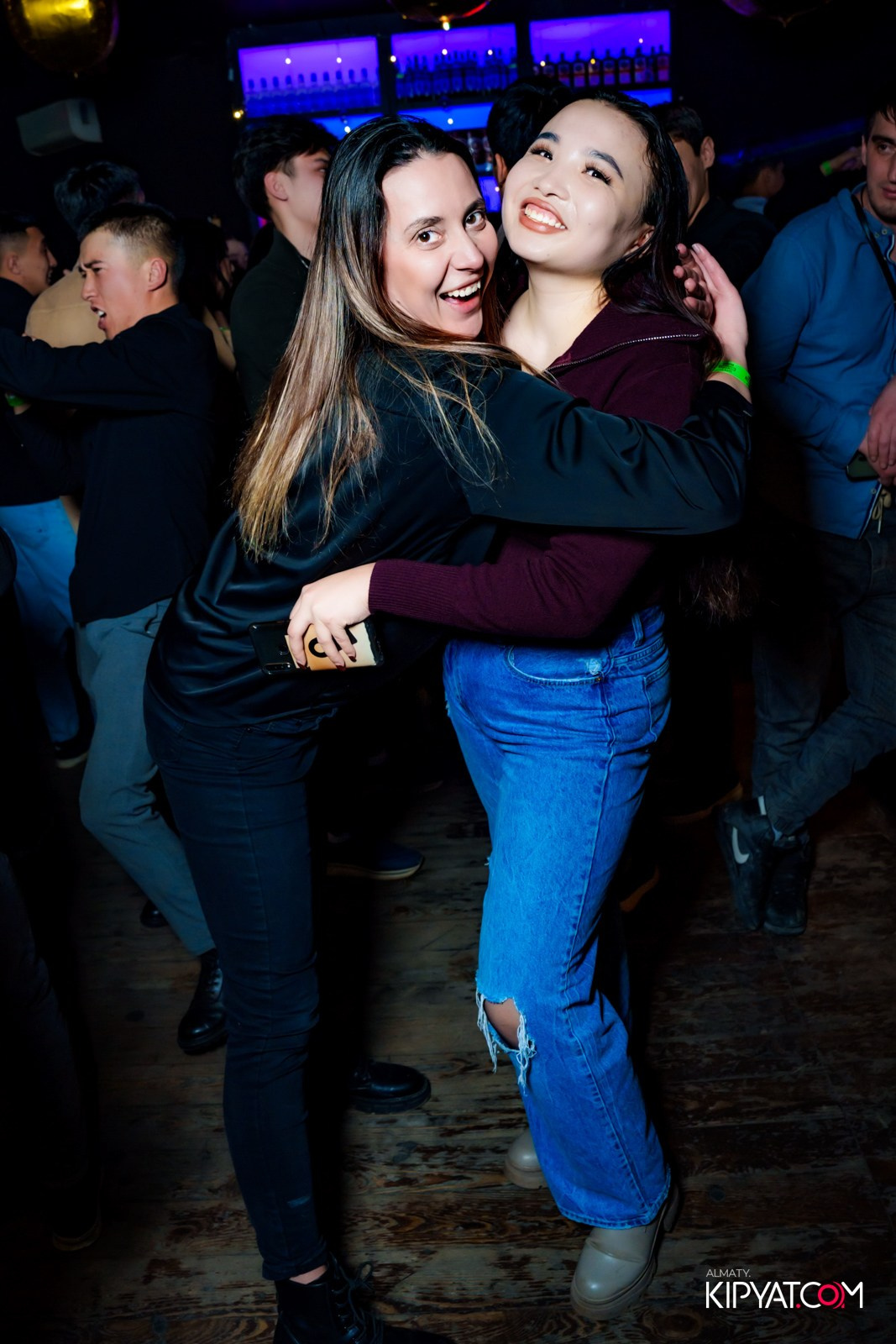 UYAT EMES BAR. КИПЯТКОМ АЛМАТЫ! Фотосъемка мероприятий в Алматы